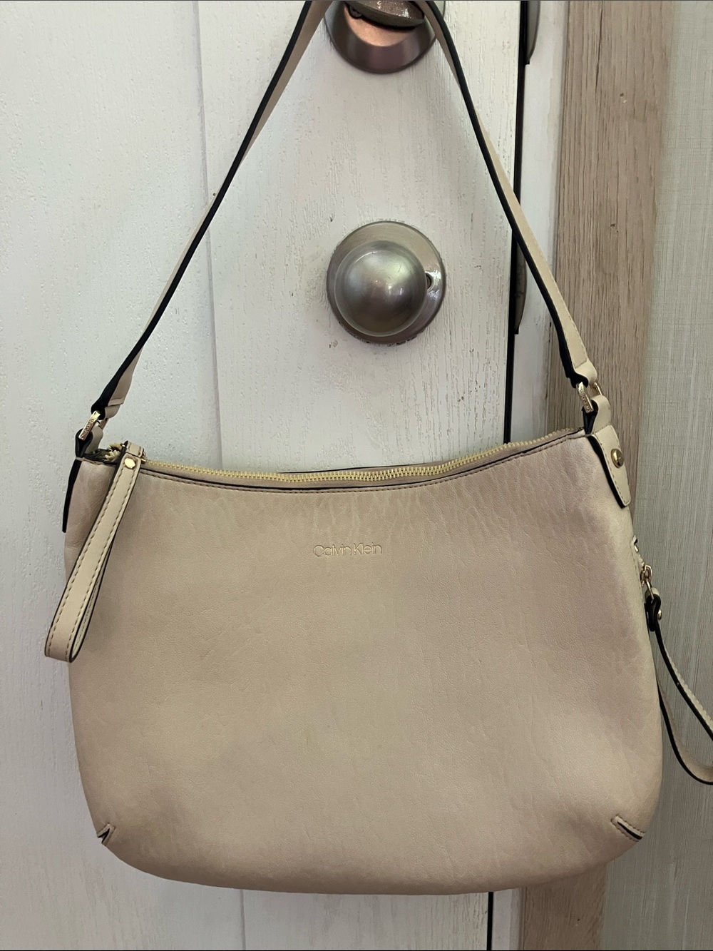 Calvin Klein Cream Shoulder Bag with Gold-Tone Hardware